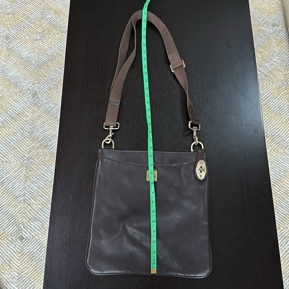 CLAVA chocolate brown leather turn lock crossbody bag - Picture 8 of 9